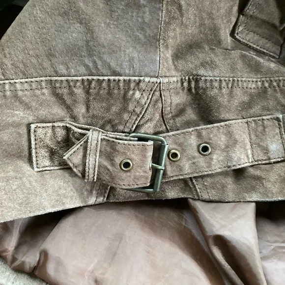 Northwest Territory leather jacket, fur trim - Picture 12 of 14